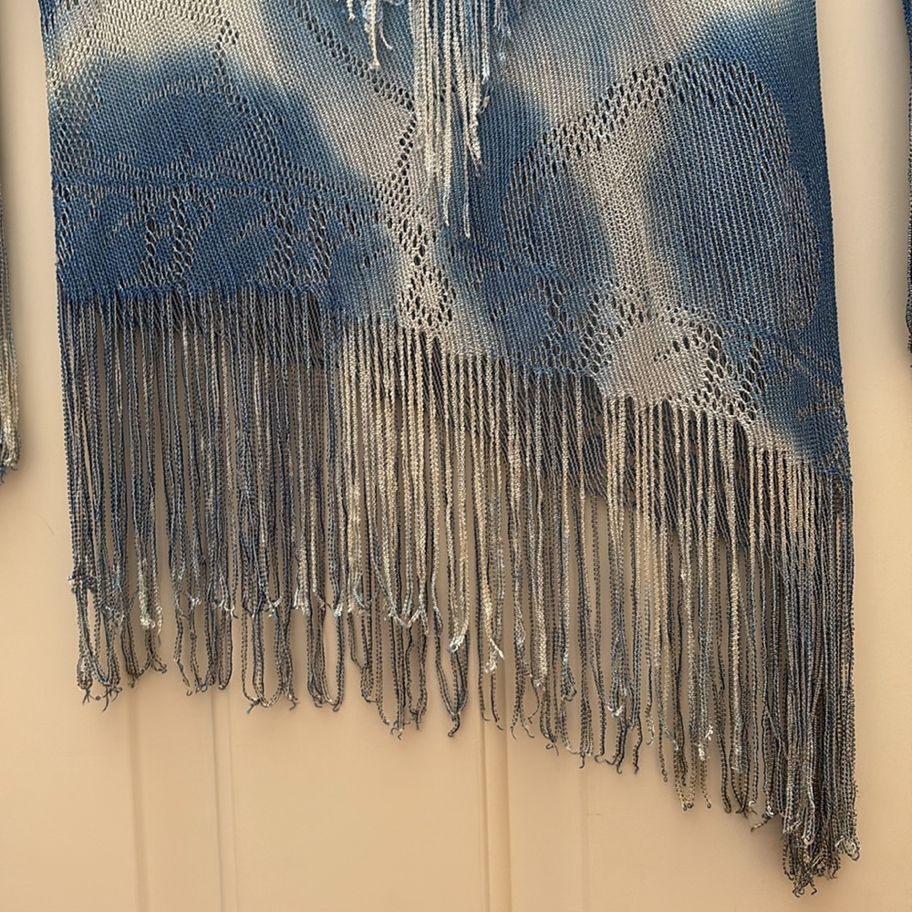 Boutique Blue and White Asymmetrical Fringe Open Knit Tunic Top Size XS - Picture 3 of 6